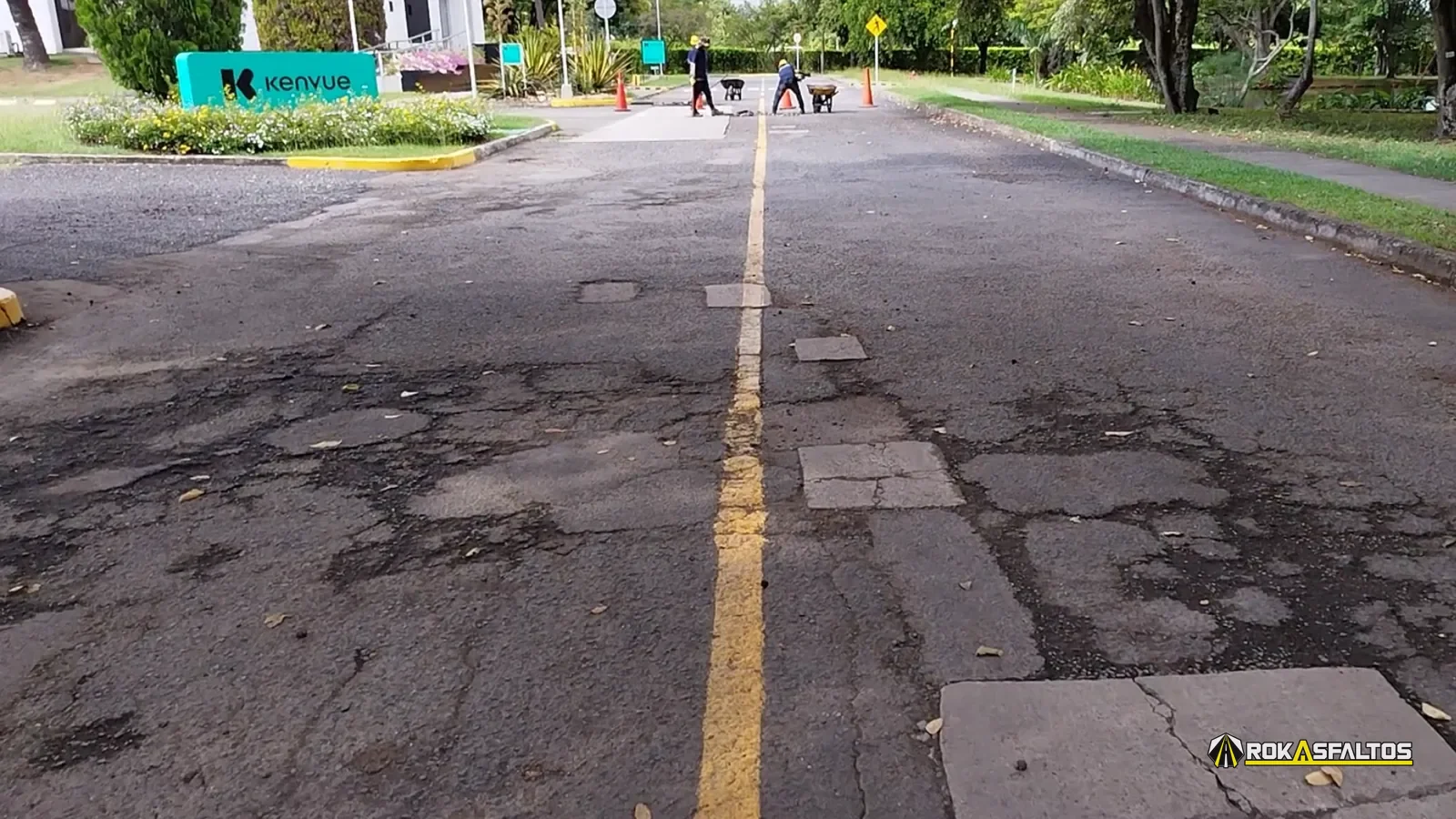 Pavimento deteriorado antes de intervención con Sistema SIR de ROKASFALTOS